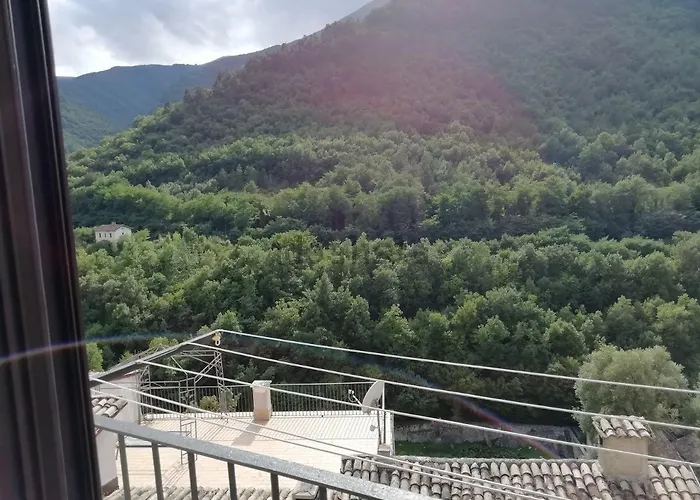 Casa Nel Borgo Nella Natura